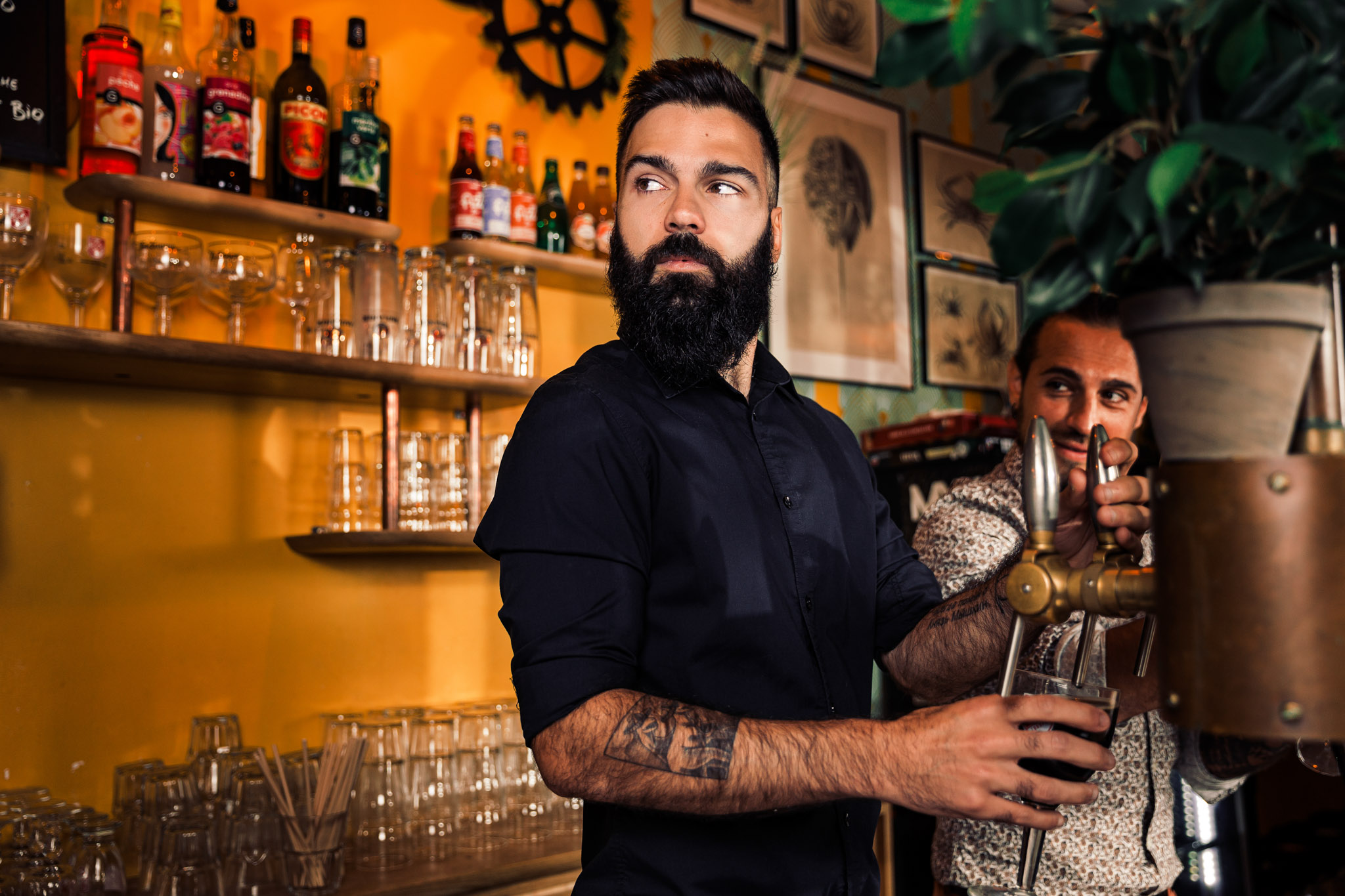 photographie publicitaire, packshot, bar, AK production, Marseille, barman, La Voie Maltée